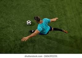 罗马诺：皇马对尼科-帕斯有三项回购条款，未来三个夏窗有效