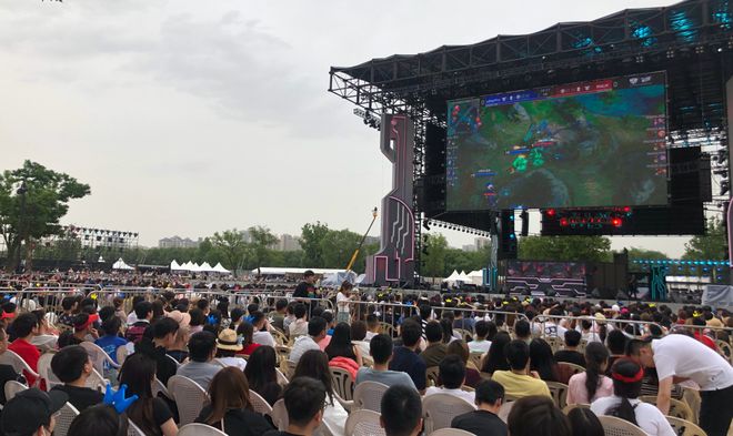 他的三步上 他的三步上