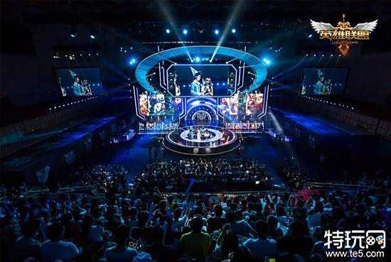 如火如荼展 如火如荼展